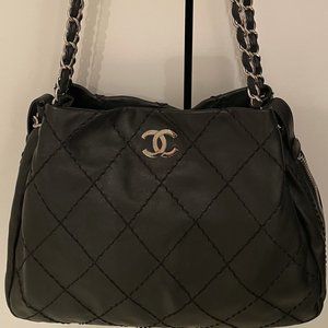 Chanel Expandable Black Diamond Stitched Leather CC Shoulder/Tote Bag